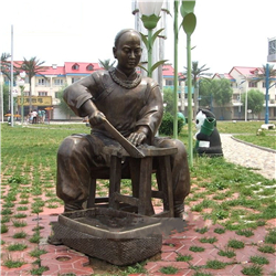 中醫切藥銅雕塑