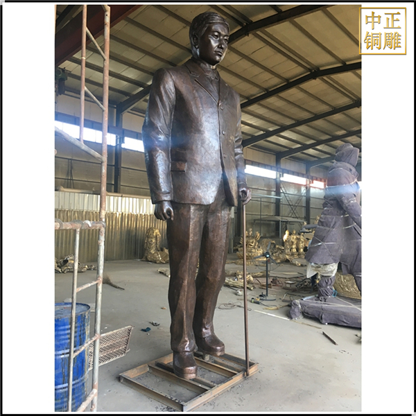 8大型熊希齡雕塑鑄造價格.jpg
