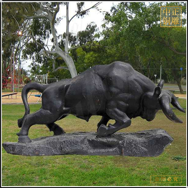 校園銅牛雕塑開荒牛.jpg 校園銅牛雕塑開荒牛.jpg