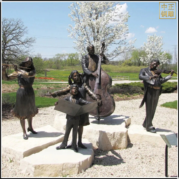 廣場演奏人物銅雕塑.jpg 廣場演奏人物銅雕塑.jpg